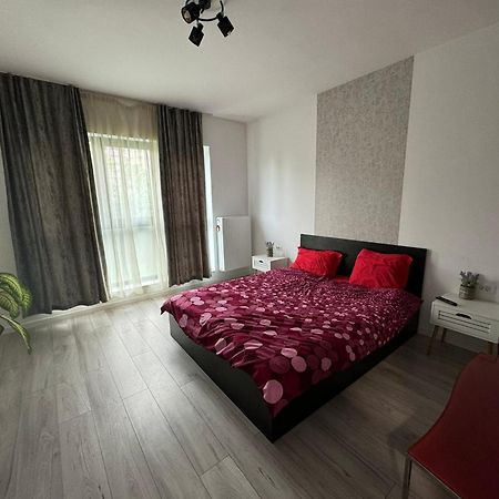 Manhattan Studio In Бухарест Екстер'єр фото
